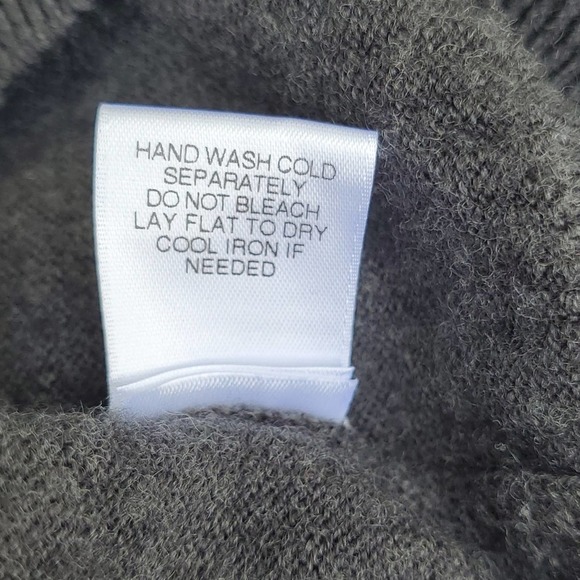 Turnbury Extra Fine Merino Wool V-Neck Sweater 2XT - Picture 7 of 8